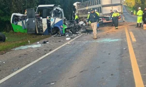Tragédia na BR-373: 23 mortos em batida entre micro-ônibus e carreta no Paraná