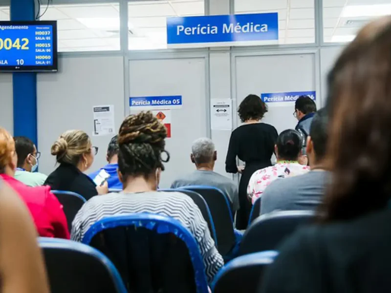INSS reduz fila de requerimentos ao menor nível desde 2023