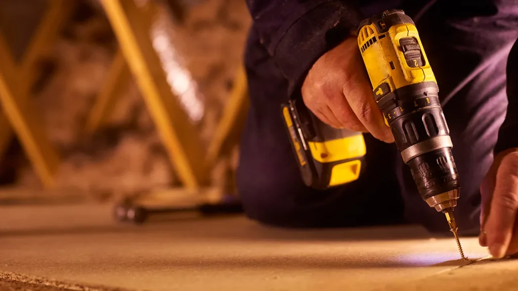 DeWalt ou Milwaukee? Veja as ferramentas com desconto que compradores da Amazon elogiam