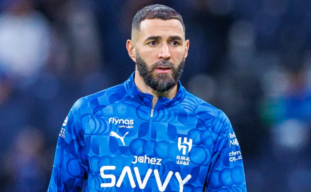 Benzema encerra especulações e afirma que permanecerá no Al Hilal