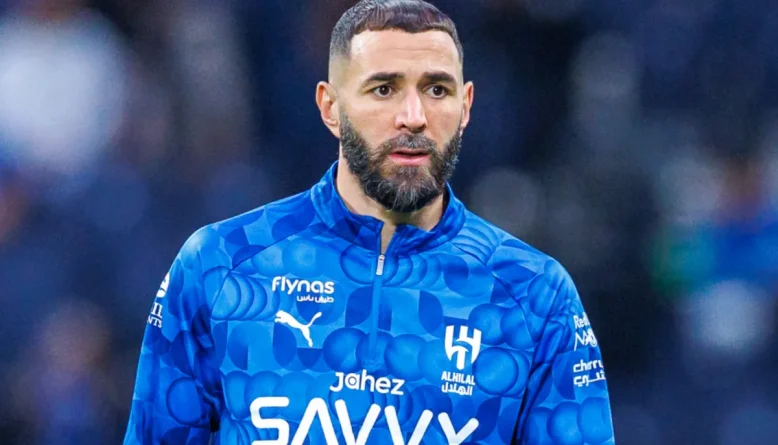 Benzema encerra especulações e afirma que permanecerá no Al Hilal