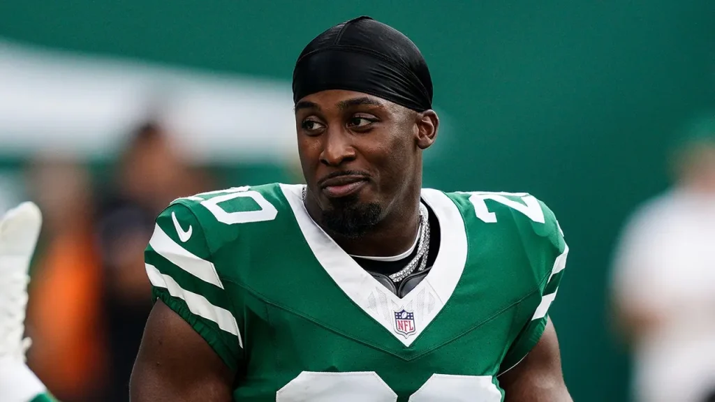 Breece Hall sofre distensão na virilha durante treino do Jets, mas técnico minimiza gravidade