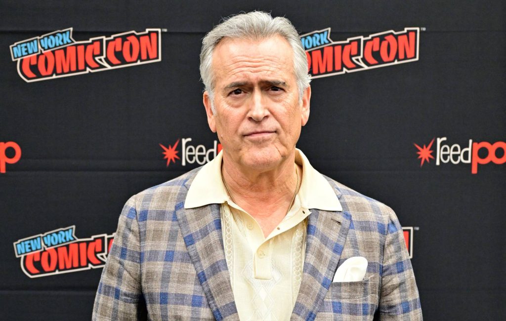 Bruce Campbell anuncia saída definitiva de Ash em Evil Dead e cita idade e interesses