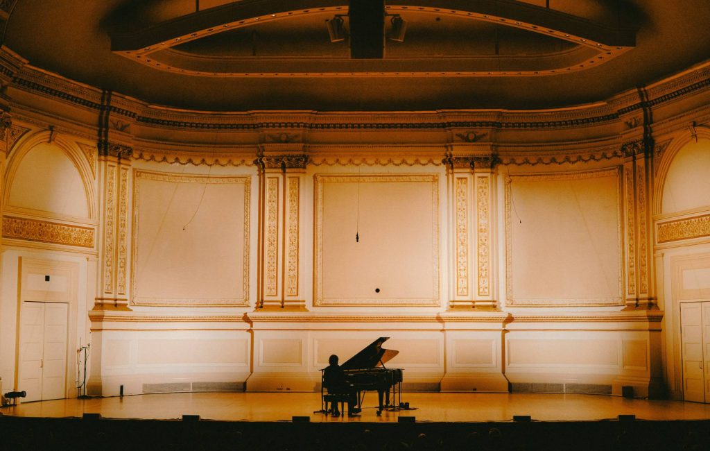 Filme de Paul Thomas Anderson sobre show de Cameron Winter no Carnegie Hall ganha data de estreia