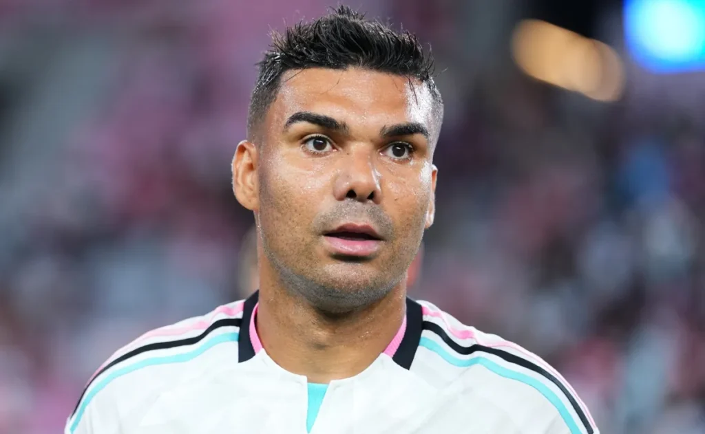 Gerente do LA Galaxy rebate Inter Miami e afirma que Casemiro só queria jogar pelo clube antes de mudar de ideia