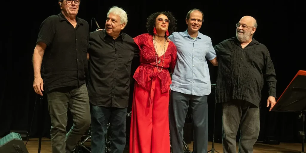 Projeto Só Caetano leva obra de Caetano Veloso ao Cena Musical na TV Brasil