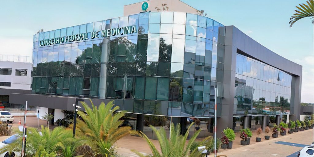 Justiça suspende resolução que permitia harmonização orofacial por dentistas