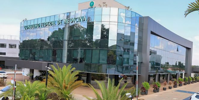 Justiça suspende resolução que permitia harmonização orofacial por dentistas