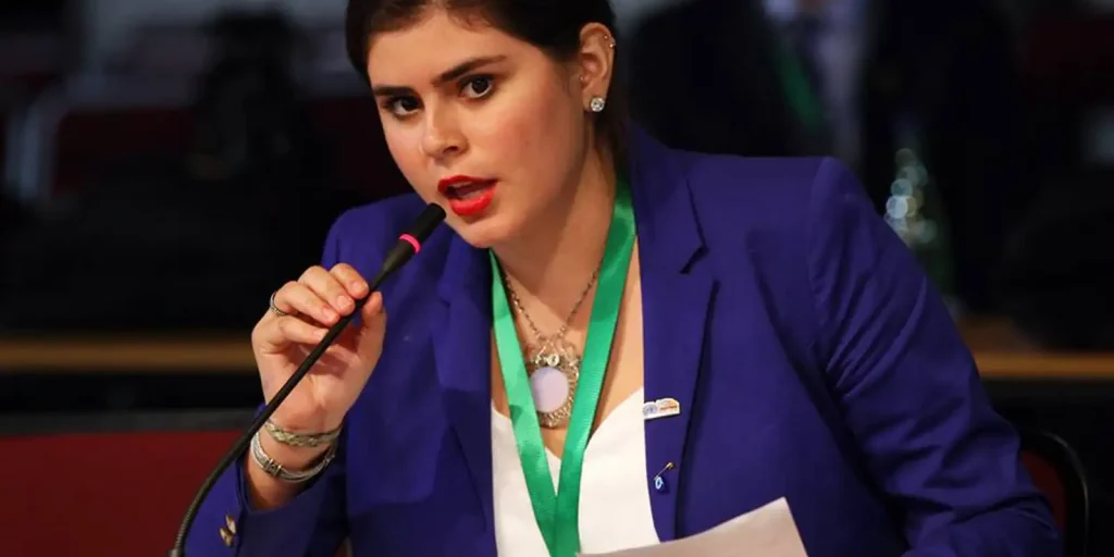 Jovem brasileira reconhecida pela ONU defende mais espaço para juventude nas decisões da COP17