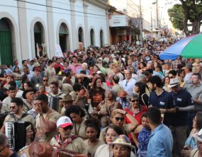 Procissão das Sanfonas celebra centenário de Dona Helena e 80 anos de Alceu Valença em Teresina