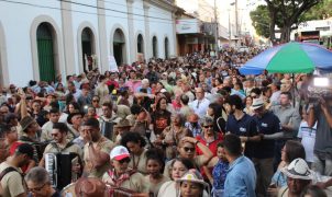 Procissão das Sanfonas celebra centenário de Dona Helena e 80 anos de Alceu Valença em Teresina