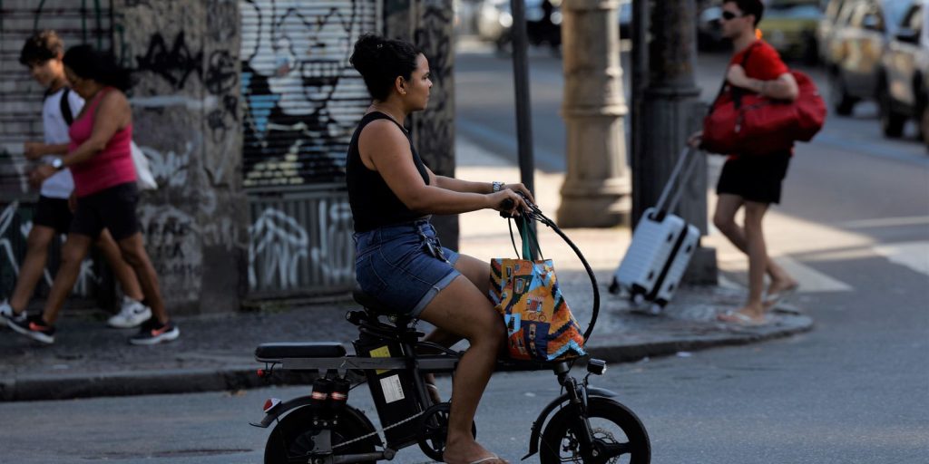 Crescimento de 37 vezes em oito anos: o desafio das bikes elétricas nas cidades brasileiras