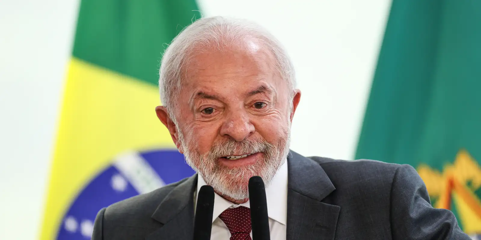 Lula condiciona aval a embaixador dos EUA no Brasil após eleições e critica interferência