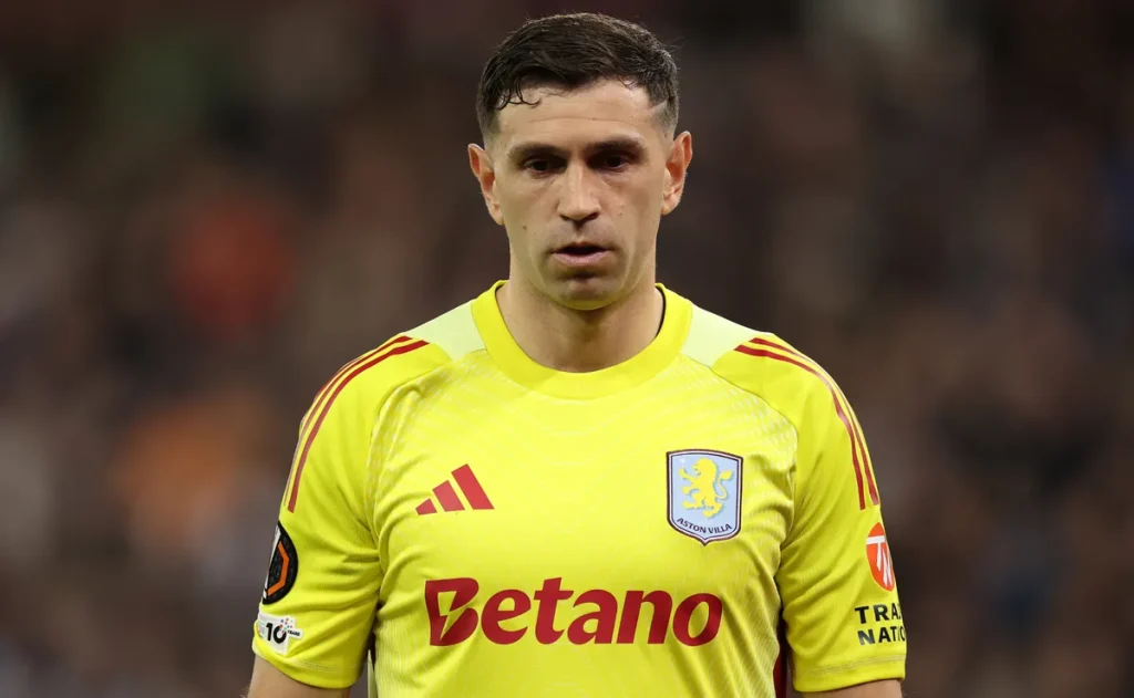 Juventus monitora situação de Emiliano Martínez, e Aston Villa já negocia substituto