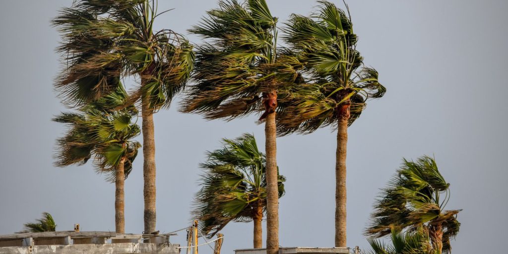Frente fria e ciclone extratropical colocam Rio Grande do Sul e São Paulo em alerta para temporais e ventos fortes