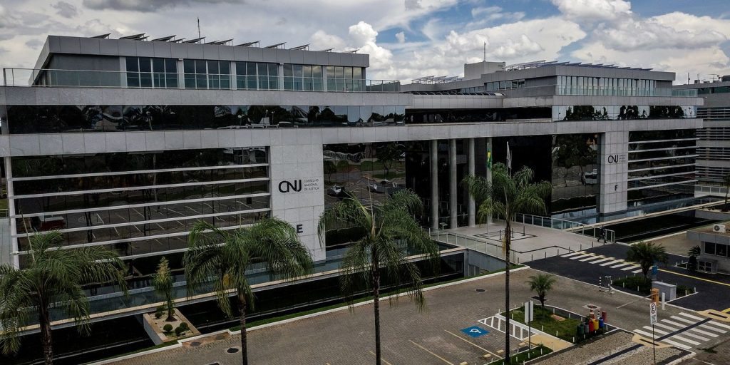 CNJ aprova fim da aposentadoria compulsória e permite perda de cargo para juízes em casos graves