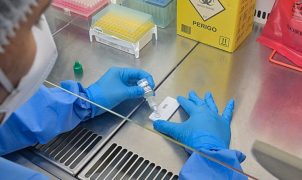 Anvisa publica novas regras para laboratórios de controle de qualidade