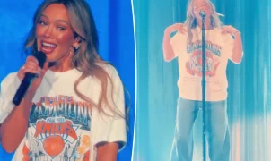 Hilary Duff celebra título dos Knicks com camiseta especial em show no Madison Square Garden