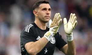 Ausência de Emiliano Martínez marca estreia do Aston Villa na Supercopa da UEFA contra o PSG