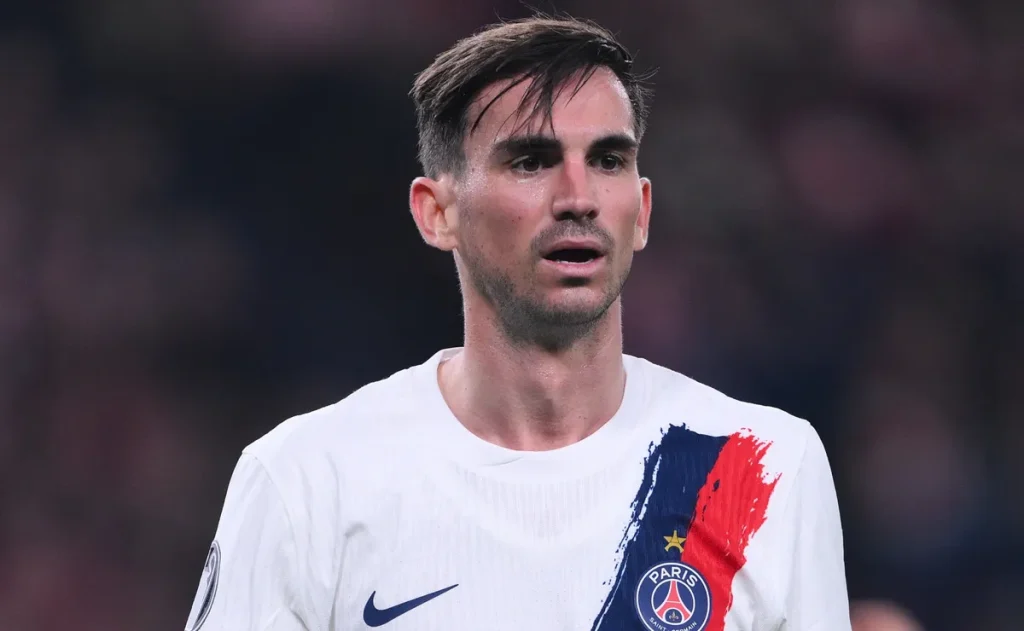 Por que Fabian Ruiz não é titular do PSG contra o Aston Villa na Supercopa da UEFA de 2026?