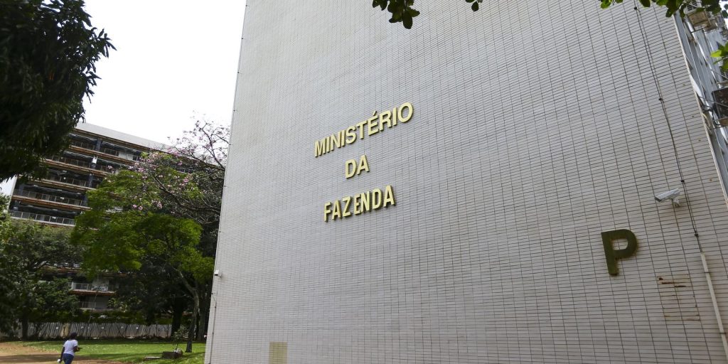 Contas do Governo Central têm superávit de R$ 10,8 bilhões em julho