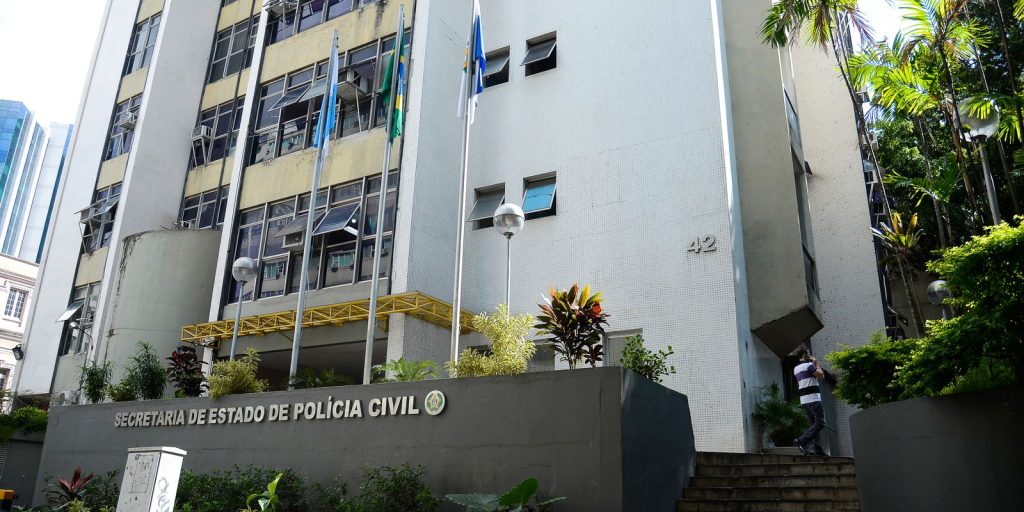 Polícia Civil do Rio cumpre mandados contra braço do Comando Vermelho especializado em roubo de veículos
