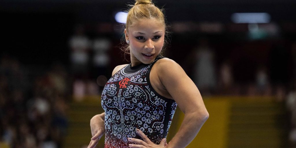 Flávia Saraiva conquista ouro na trave e no solo no Brasileiro de Ginástica