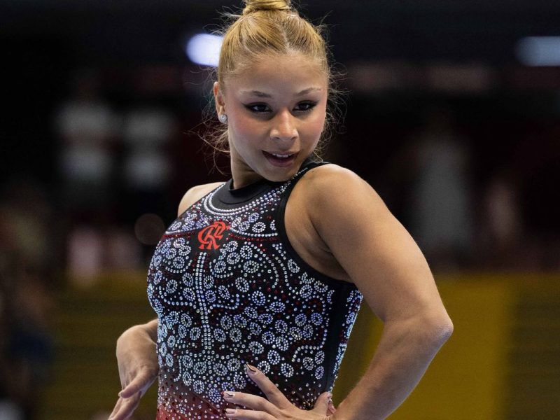 Flávia Saraiva conquista ouro na trave e no solo no Brasileiro de Ginástica