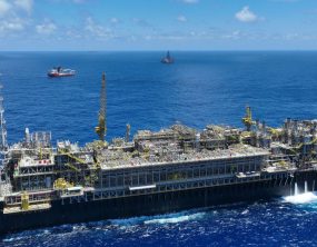 Liminar suspende imposto de 12% sobre exportação de petróleo
