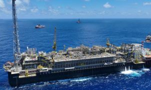 Liminar suspende imposto de 12% sobre exportação de petróleo