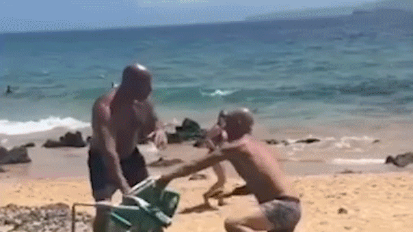 Candidato democrata no Havaí enfrenta acusações de crimes graves após briga em praia