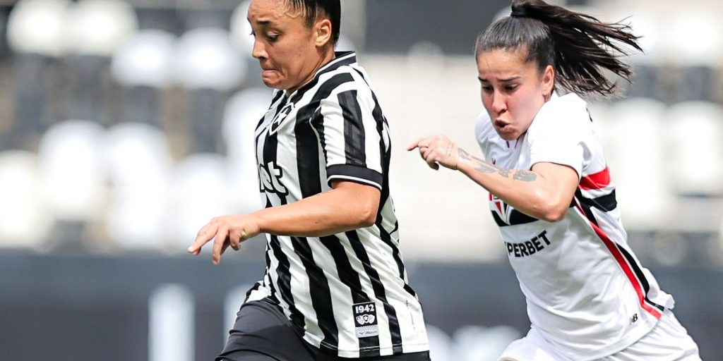 São Paulo goleia Botafogo por 5 a 1, iguala Corinthians na liderança e complica situação das Gloriosas