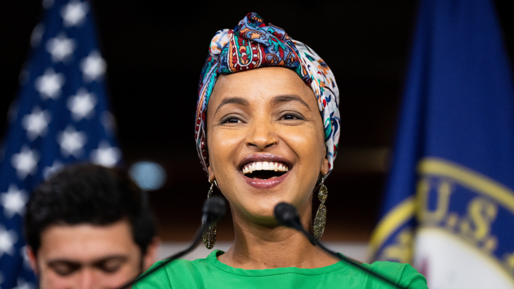 Ilhan Omar vence primária democrata em Minnesota e busca quinto mandato na Câmara