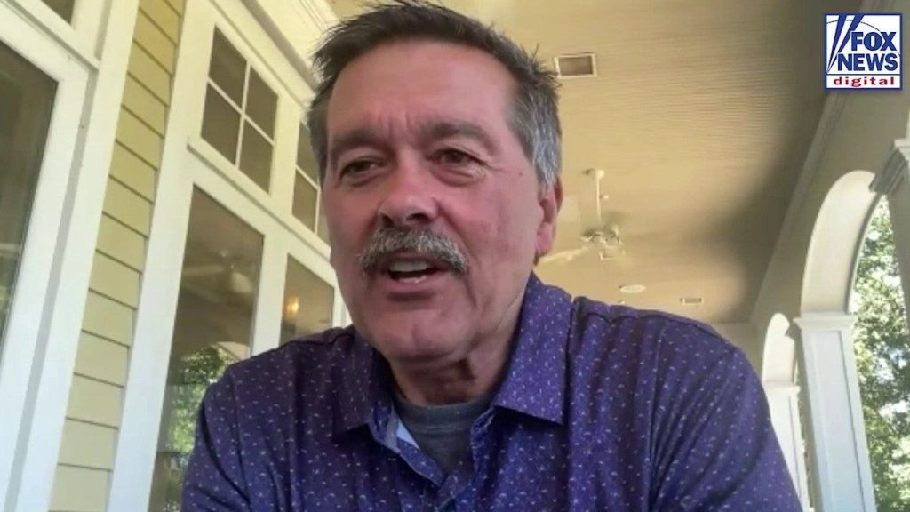 Procurador-geral da Virgínia investiga xerife por abordagens em parceria com ICE; republicanos criticam