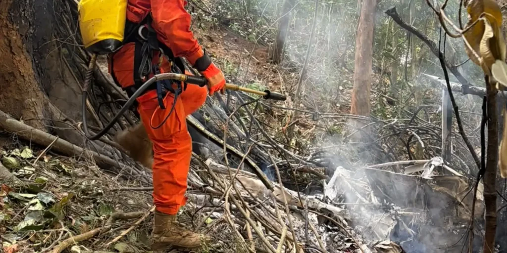 Queda de helicóptero no Rio mata três turistas colombianas da mesma família e piloto