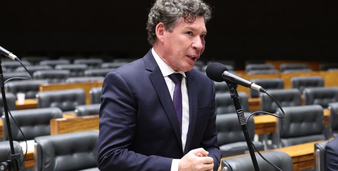 Hugo Motta define Reginaldo Lopes para presidir comissão da MP da Taxa das Blusinhas