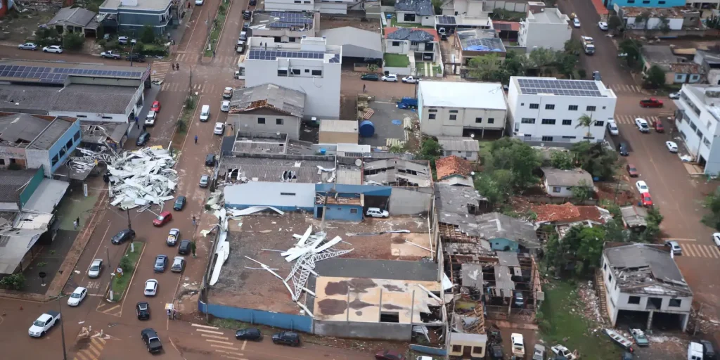 Ciclone-bomba deixa um morto e provoca estragos em 118 municípios do Rio Grande do Sul