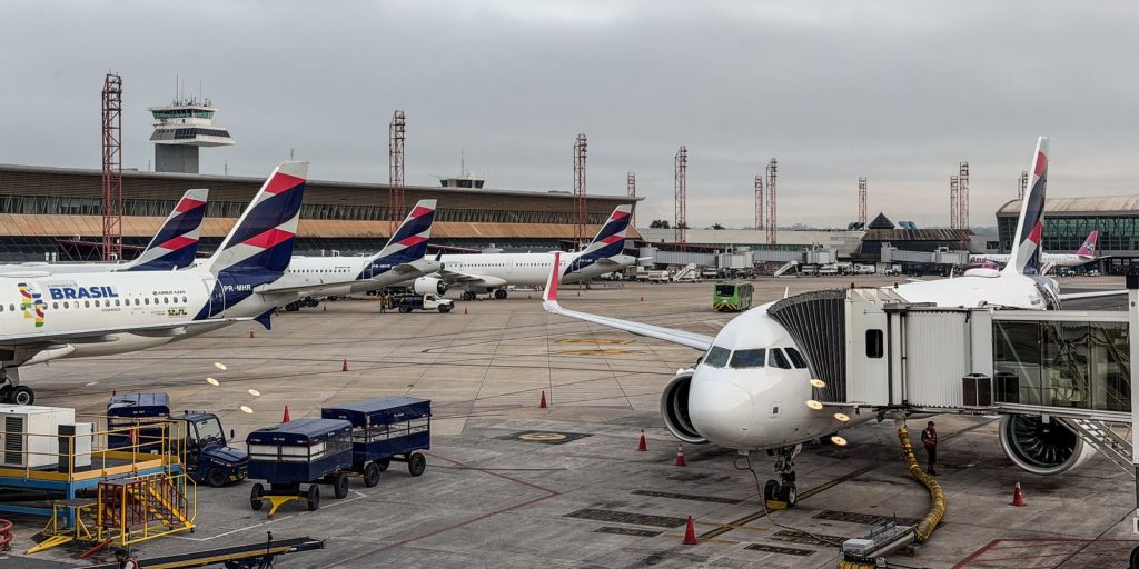 Anvisa publica novas regras sanitárias para aviões e aeroportos