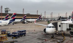 Anvisa publica novas regras sanitárias para aviões e aeroportos