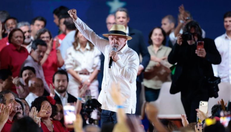 PT oficializa chapa Lula-Alckmin e lança candidatura à reeleição em convenção em São Paulo