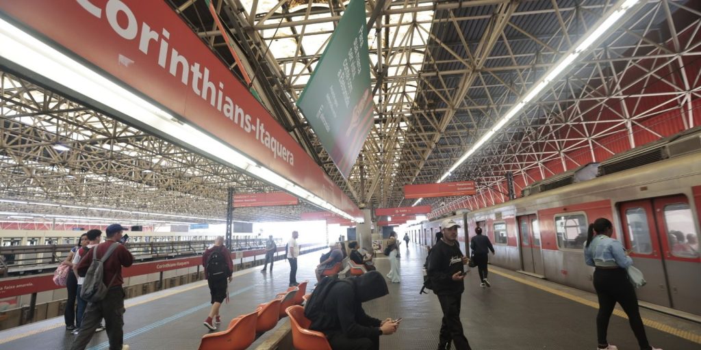Trabalhadores da CPTM decidem em assembleia se mantêm greve contra privatização de linhas
