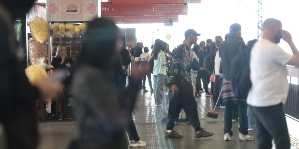 Ferroviários de SP mantêm greve e cobram garantias formais de emprego após privatização de linhas da CPTM