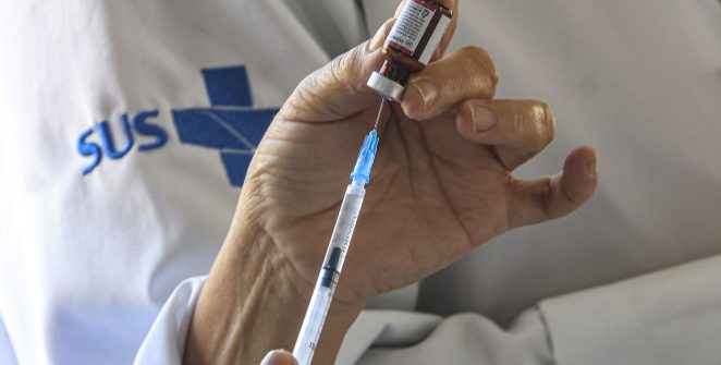 Dia D de vacinação ocorre neste sábado em todo o país para atualizar caderneta de crianças e adolescentes