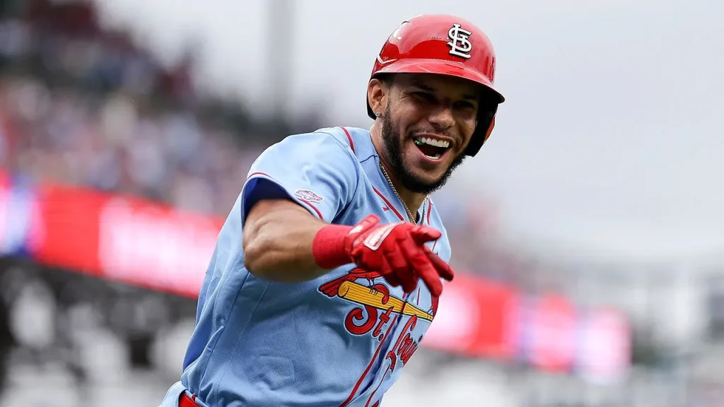 Joshua Báez faz história em estreia pelos Cardinals com três home runs em Wrigley Field