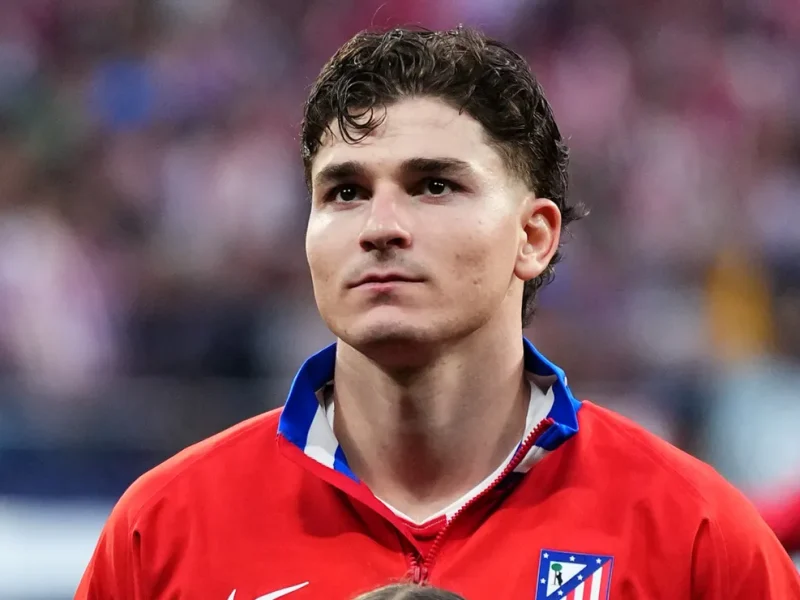 Simeone evita defender Álvarez após protestos da torcida do Atlético de Madrid
