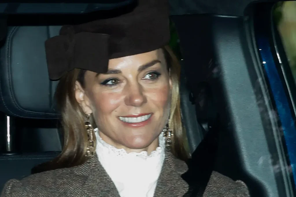 Kate Middleton surge com visual mais loiro durante visita a Balmoral