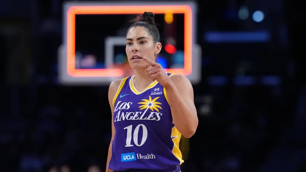 Kelsey Plum é trocada para o Phoenix Mercury em negociação com o LA Sparks