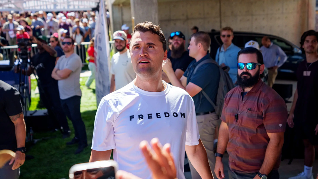 Escola cristã na Louisiana homenageia Charlie Kirk em série do Fox Nation após assassinato