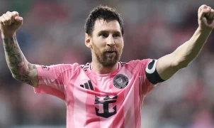 Messi marca dois gols de falta e iguala segundo maior artilheiro da história em cobranças diretas