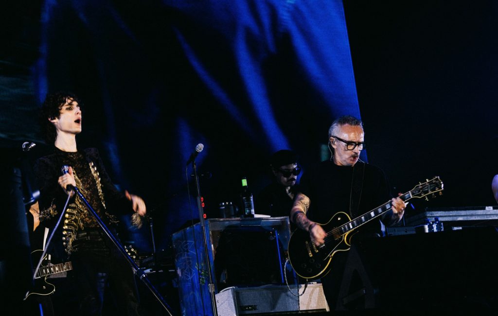 Sombr convida integrantes do The Cranberries para versão de Zombie no Electric Picnic